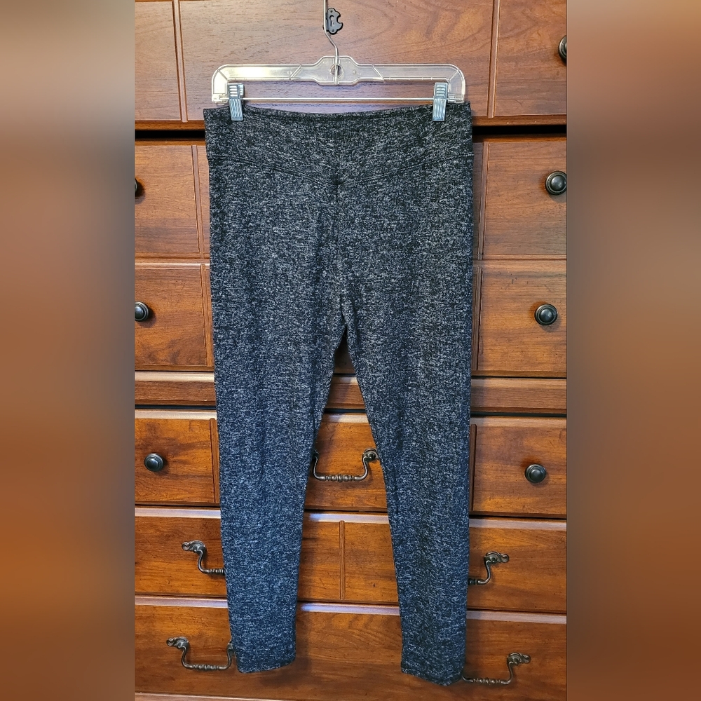 Women's Size M Warm essentials thermal leggings by Cuddl Duds